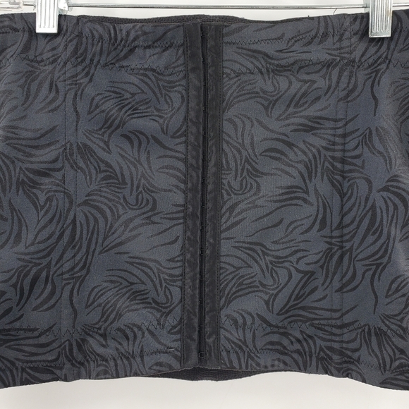 Maidenform black waist cincher 2XL and Medium - Picture 7 of 10